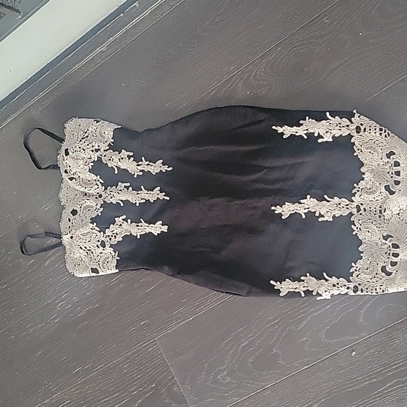 Haute Monde Dresses & Skirts - - Haute Monde mini Dress